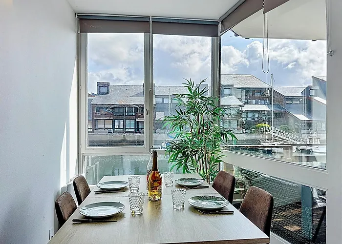 Port Royal Yourhosthelper * 多维尔